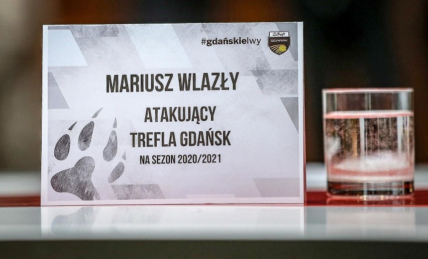 Mariusz Wlazły został przedstawiony mediom jako zawodnik...