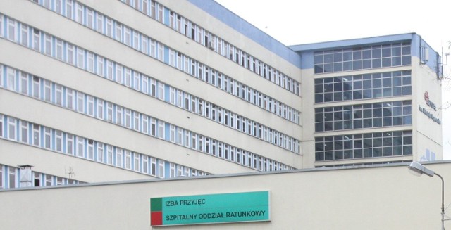 Dwóch pijanych pacjentów oddziału neurologii w "Koperniku" wywołało w nocy awanturę. Gdy wytrzeźwieli, mocno się kajali, więc pozwolono im kontynuować leczenie w szpitalu.