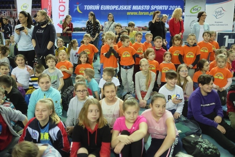 Dzisiaj w Arenie Toruń młodzież z toruńskich szkół powitała...