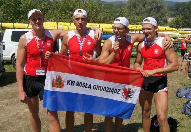 Mateusz Wilangowski (drugi z lewej) awansował do finału A wioślarskich mistrzostw świata!