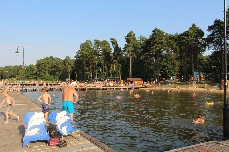 Plaża miejska. Temperatura wody 26 stopni Celsjusza (zdjęcia, wideo)