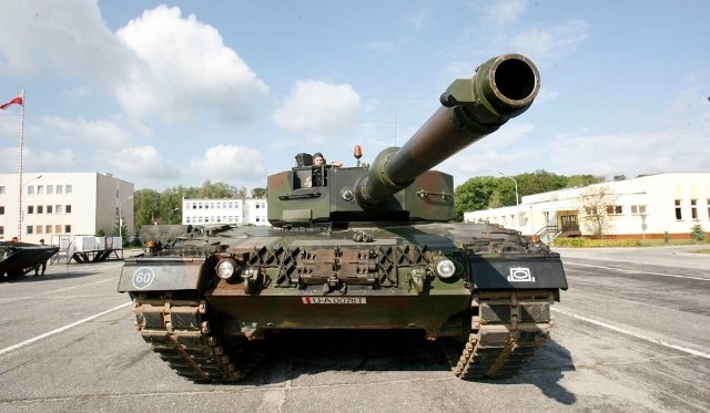 Czołg Leopard 2A4 w bazie 10 Brygady Kawalerii Pancernej.