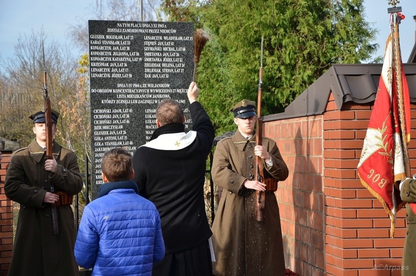 W Janikowie w gminie Kozienice uczcili pamięć ofiar...