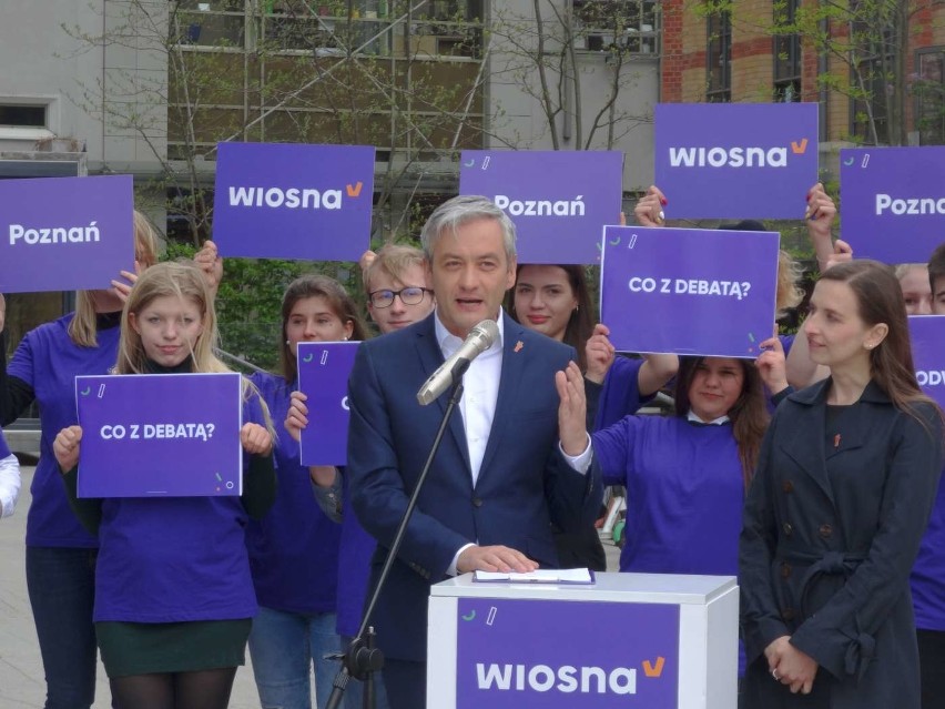 Podczas niedzielnej konferencji w Poznaniu Robert Biedroń...