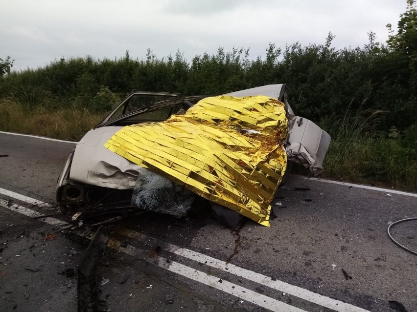 Śmiertelny wypadek w Starym Dzierzgoniu pow. Sztum 25.06.2021. Zderzenie samochodów, nie żyje kierowca