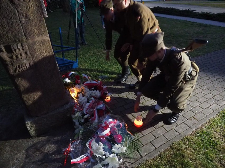 Uroczystości w Koszalinie przy pomniku rotmistrza Pileckiego