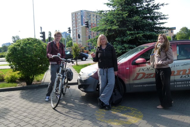 Z Widzewa na Retkinię jechali (od prawej): autem Agnieszka Magnuszewska, tramwajem Matylda Witkowska i rowerem Maciej Kałach