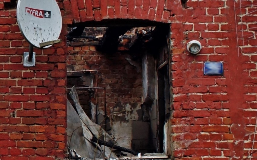 W Krzywaniu palił się dom dwurodzinny. Być może w wyniku podpalenia [ZDJĘCIA, WIDEO]
