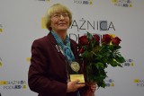 Prof. dr hab. Małgorzata Książek-Czermińska dostała nagrodę im. Franciszka Karpińskiego