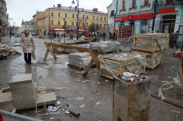 Centrum Tarnowa od maja 2011 r. przypomina plac budowy