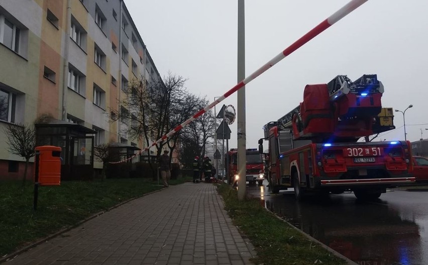 Radogoszcz: Dramatyczny pożar podczas balangi. Mężczyzna ratował się skokiem z IV piętra  [zdjęcia, FILM]            