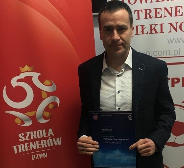 Adam Bolek jest trenerem z uprawnieniami europejskiej federacji piłkarskiej UEFA A.