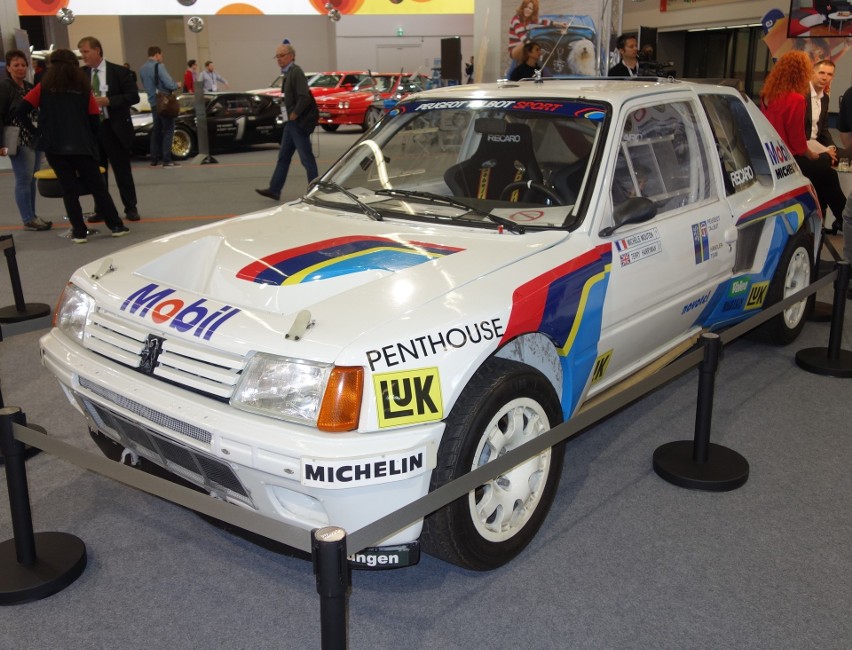 Peugeot 205 T16...