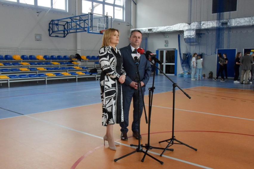 Trasa dotrzymanych obietnic Prawa i Sprawiedliwości dotarła do Staszowa. Przypomniano ważne inwestycje sportowe