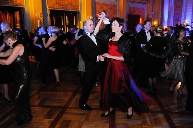 W tym roku Piotr Całbecki z żoną Dagną na Balu Marszałkowskim nie zatańczą 