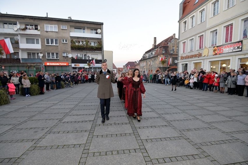 W Kożuchowie była wystawa, odsłonięcie pamiątkowej tablicy,...