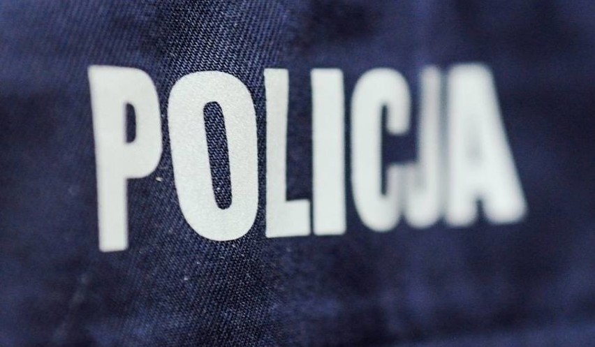 Dzielnicowi z Katowic uratowali mężczyznę. Jeden z policjantów ryzykował życie i przeszedł przez balustradę