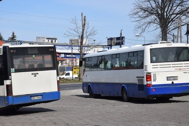 Feniks odwołuje kursy na trasie Żary - Zielona Góra - Lubsko. Autobusy nie stają na przystankach w Zielonej Górze, Ochli oraz w Jeleniowie