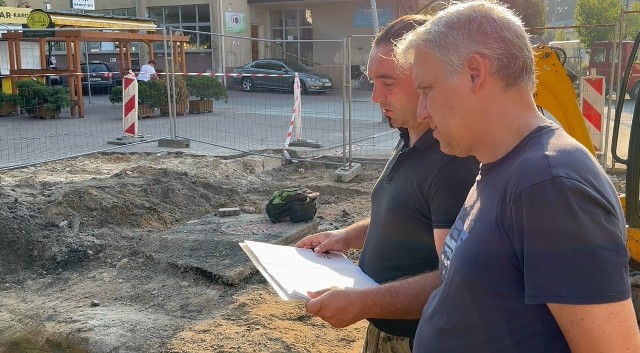Na pozostałości starej, drewnianej drogi natrafili archeolodzy podczas prac związanych z remontem ulicy Reymonta w Radomsku