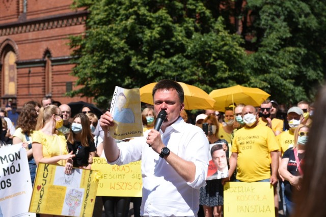 "Prezydent to nie monarcha!" Szymon Hołownia odwiedził Toruń. O czym mówił? Oto szczegóły i zdjęcia!