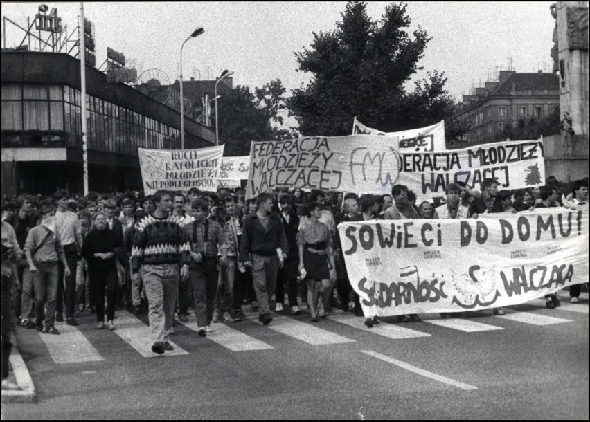 Znakiem graficznym Solidarności Walczącej, symbolem...