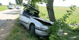 20-latka za kierownicą. Opel zatrzymał się na drzewie (zdjęcia)