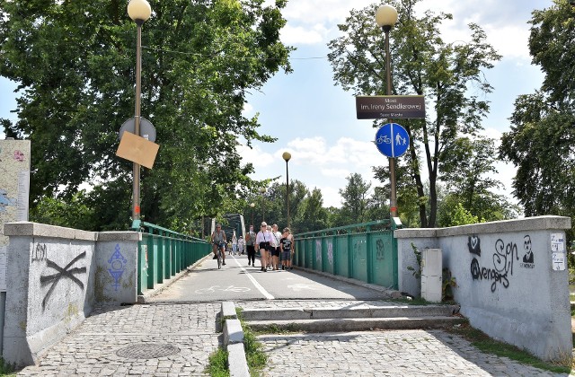 Most z Pasieki na Bolko będzie rozbudowany. Do wycinki idzie część okolicznych drzew.