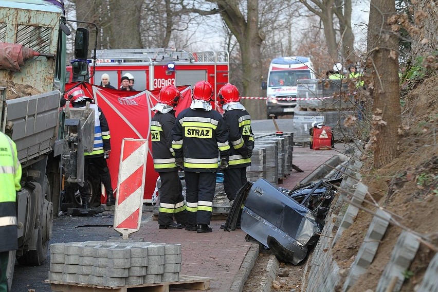 Groźny wypadek w gminie Strawczyn. Nie żyją cztery osoby 