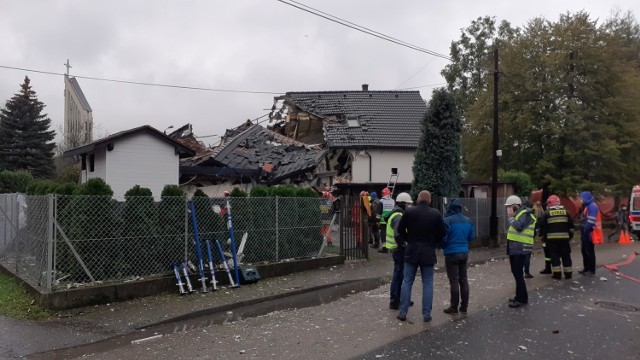 Siła wybuchu była wielka. Dom nie nadaje się do zamieszkania, bo została naruszona konstrukcja dachu.