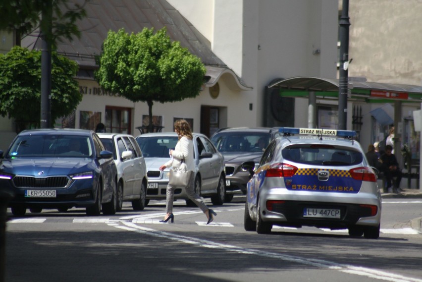 Lubelskie: Większe prawa dla pieszych i zakaz telefonów na pasach. 1 czerwca wchodzi w życie nowy kodeks drogowy  