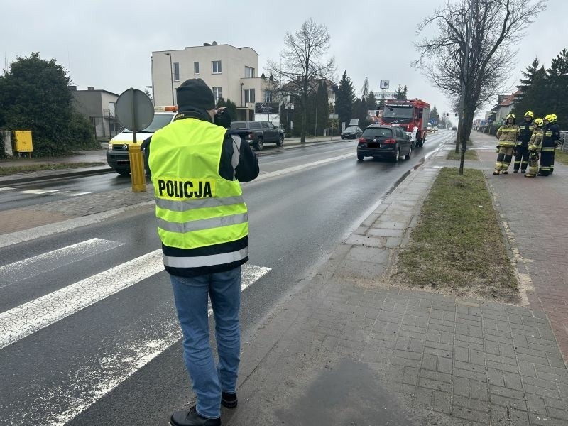 Osobówka potrąciła pieszą w Chojnicach. Pierwszy na miejscu był strażak poza służbą