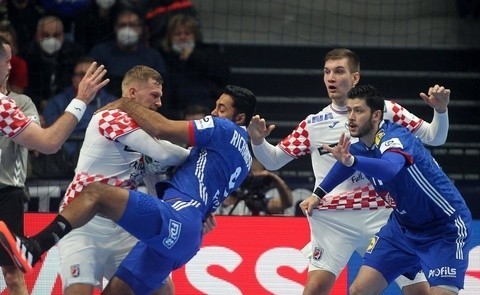 Mecz Chorwacja - Francja, pierwszy z prawej Nicolas Tournat z Łomży Vive Kielce.