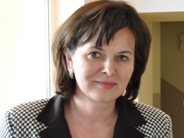 Lucyna Karnowska, szefowa wydziału oświaty mówi, że zmiany nazw szkół były konieczne.