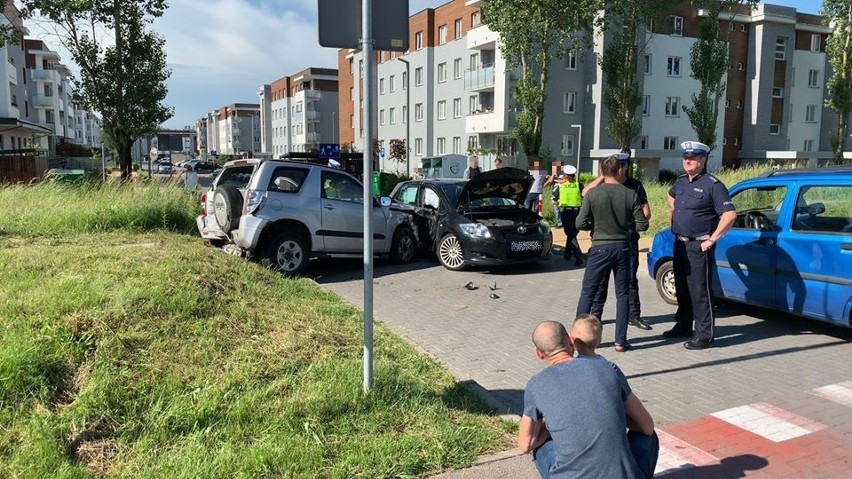 Karambol 6 aut na ulicy 42 Pułku Piechoty w Białymstoku