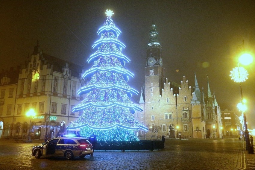 Policja nie pozwalała witać Nowego Roku na wrocławskim Rynku