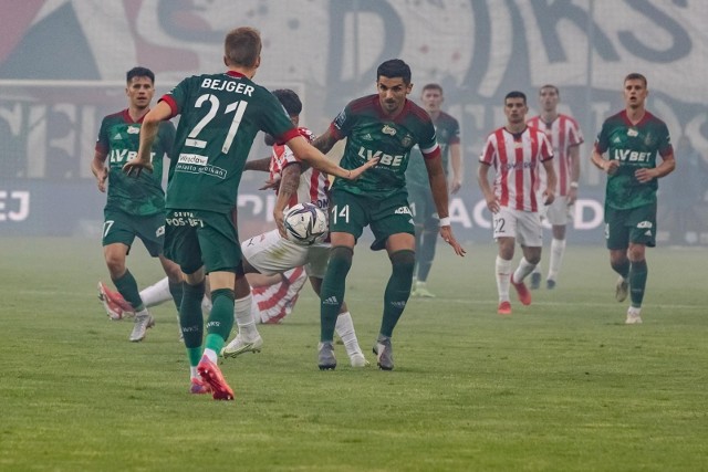 Śląsk w dziesiątkę przetrzymał napór Cracovii. A potem trafił na 2:0