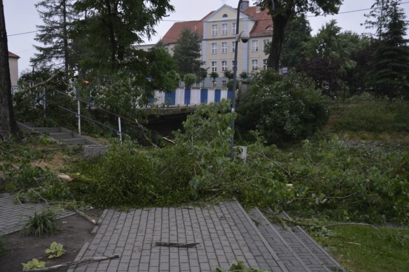 Spustoszone Mikołajki Pomorskie i okolicy po nawałnicy,...