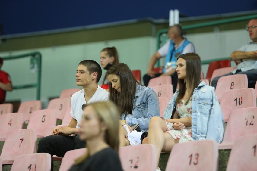 W poprzedni meczu na Stadionie Ludowym kibice Zagłębia byli...