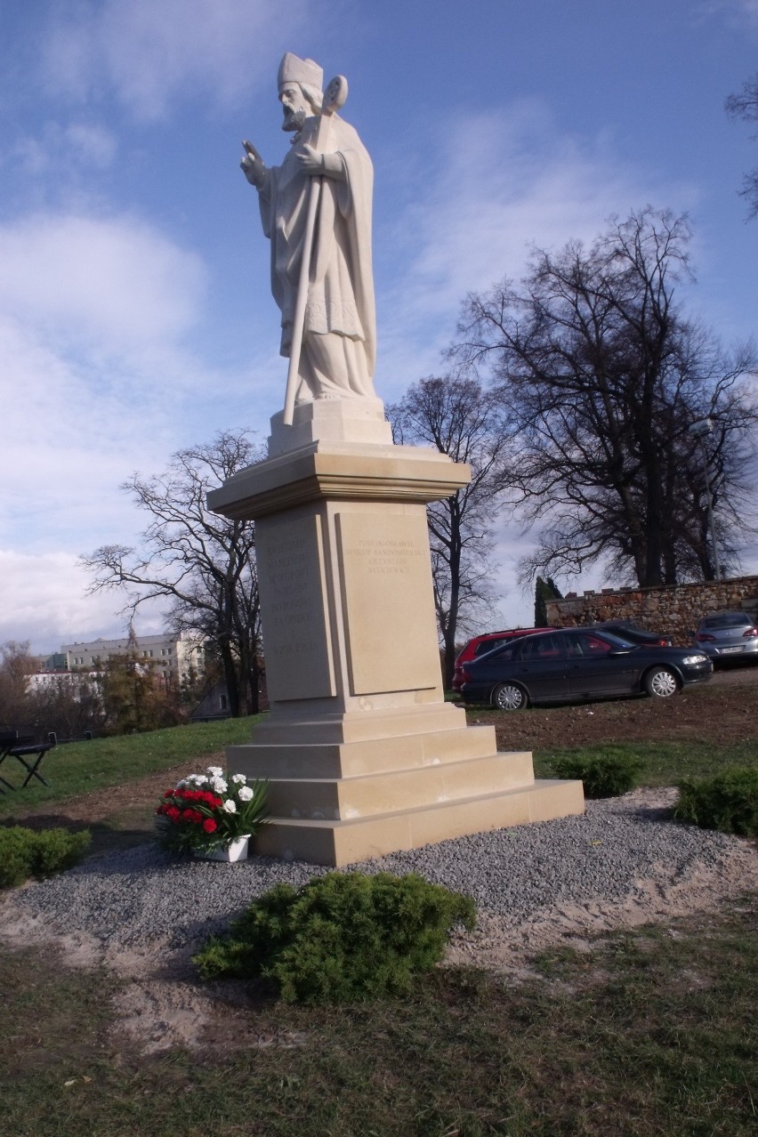  Odpust Świętego Marcina w Opatowie. Stanął pomnik wysoki na pięć metrów! (ZDJĘCIA)