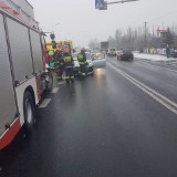 W Osielsku zderzyły się dwa samochody i potrącony został pieszy. Są utrudnienia!