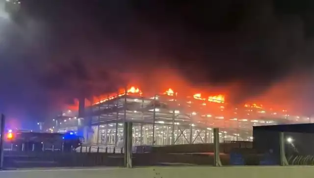 Pożar lotniska pod Londynem. Wszystkie loty zostały odwołane
