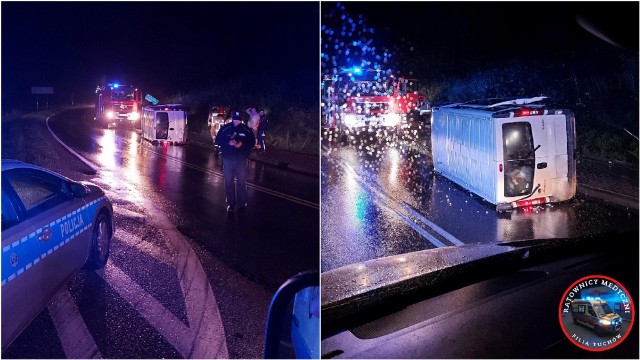 Wypadek busa wydarzył się w nocy z niedzieli na poniedziałek na DW 977 w Dąbrówce Tuchowskiej