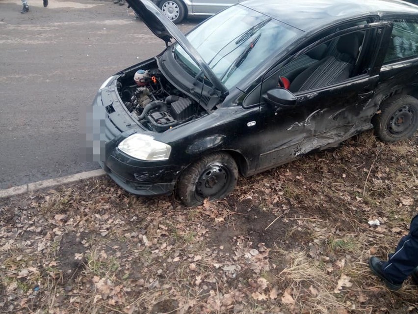 Trzy samochody zderzyły się na ulicy Rybnickiej w Radlinie
