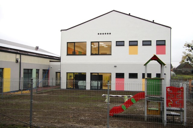 Przedszkole gminne w Borkowie dzięki rozbudowie zyskało 4 sale więcej dla łącznie 100 dzieci
