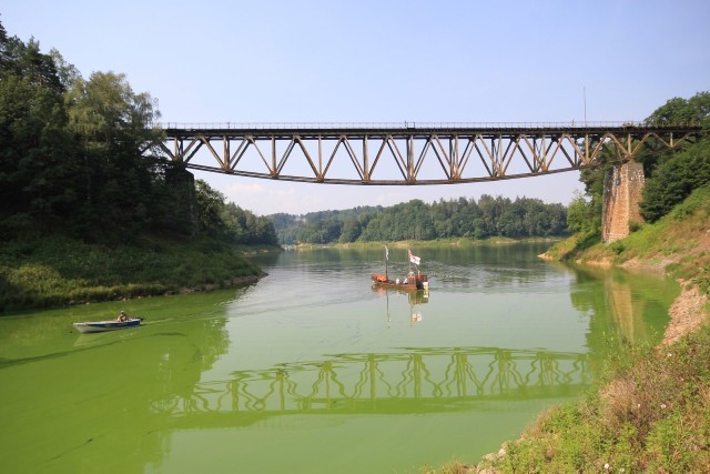 Most nad Jeziorem Pilchowickim - wyjątkowy zabytek sztuki inżynieryjnej - ma już ponad sto lat. Przejdź dalej i zobacz kolejne zdjęcia --->