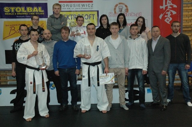 Ekipa Kieleckiego Klubu Karate Kyokushin w Ełku, na kwalifikacjach do mistrzostw Europy.