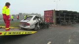 Pięć osób zginęło w wypadku na A1 pod Ludwinowem. Auto osobowe wjechało w przewróconą naczepę