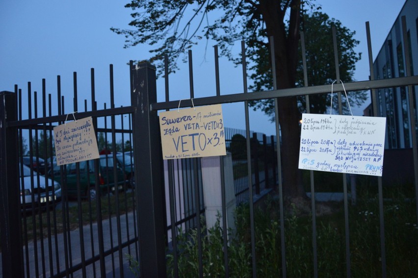  „Trzeba chodzić na wybory”. Kolejny protest przed sądem w Starachowicach