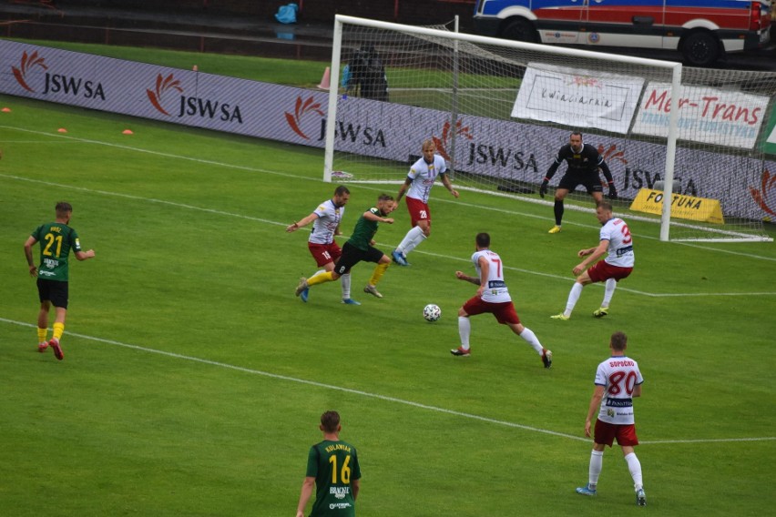 Fortuna 1 Liga. Podbeskidzie Bielsko-Biała mrozi już szampany. Zwycięstwo nad GKS Jastrzębie, coraz bliżej awansu do ekstraklasy