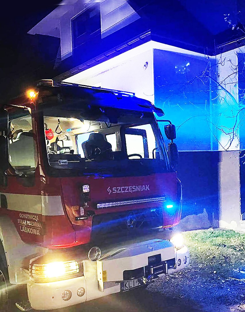 Pożar domu w Laskowej spowodowało zapalenie się sadzy w kominie